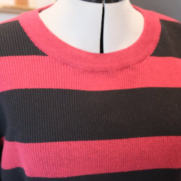 Evereve mid-weight striped red and black sweater -  Small - Picture 3 of 5